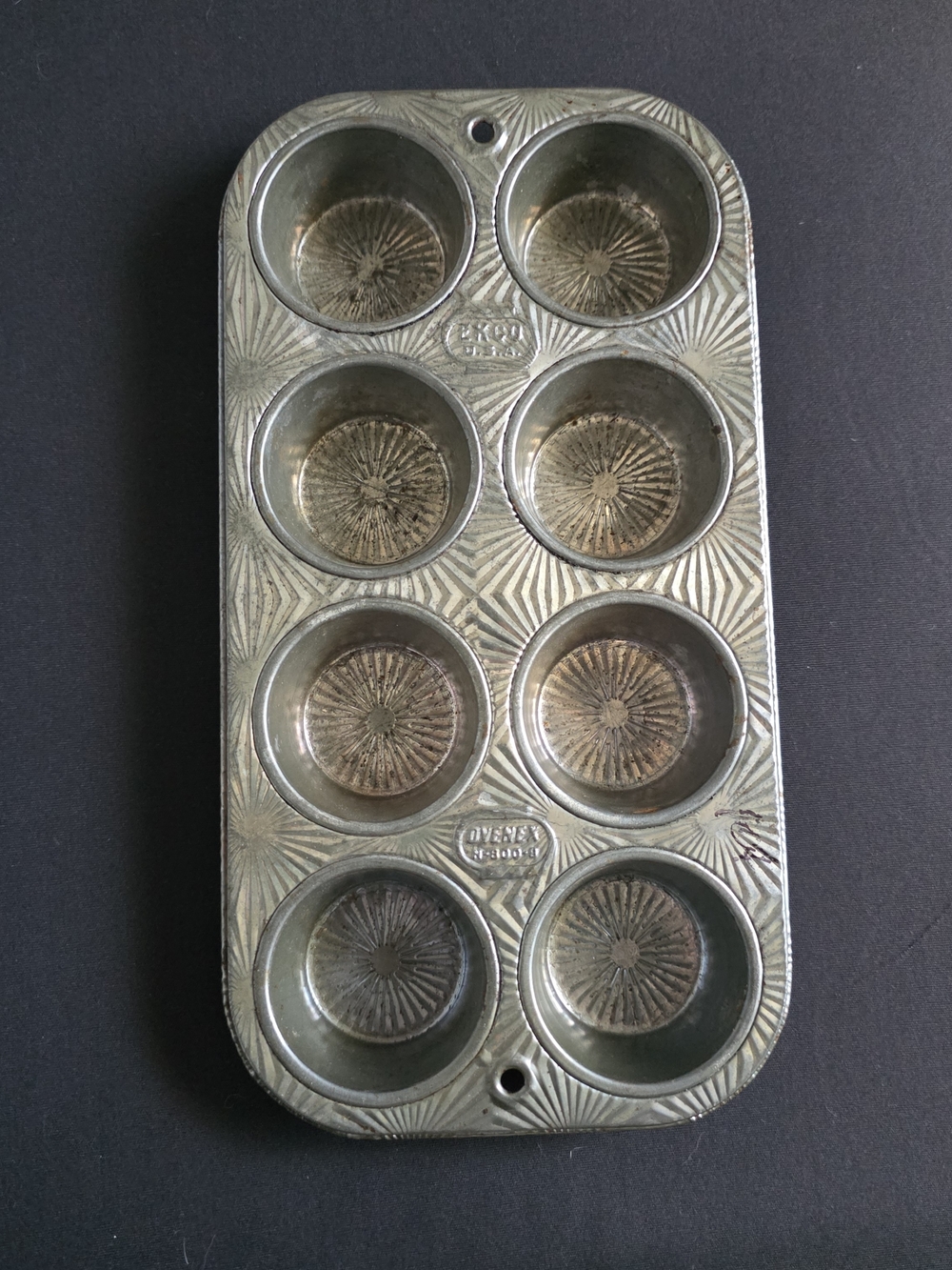 Vintage Ekco 8-Cup Metal Mini Muffin Tart Tin Pan Ovenex N800-8